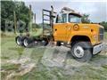 Ford L8000 Nákladné vozidlá na prepravu dreva