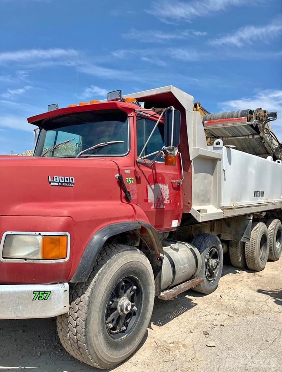 Ford L9000 Cisternové nákladné vozidlá