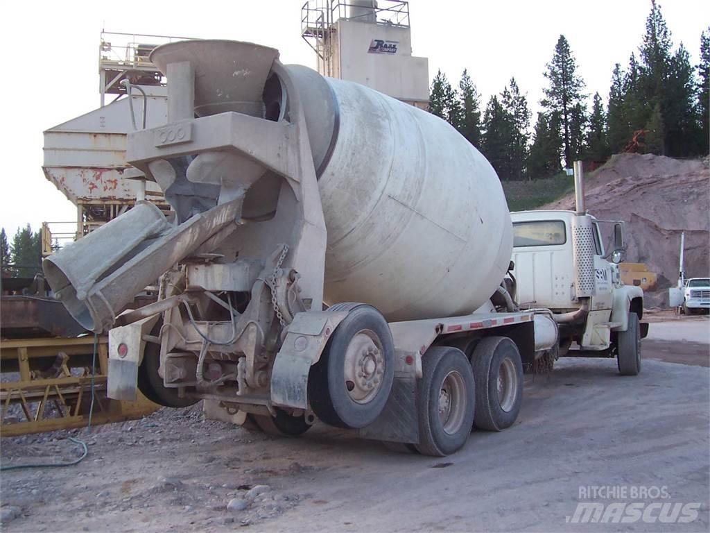 Ford LT9000 Domiešavače betónu