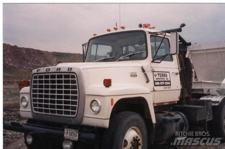 Ford LT9000 Valník s navijakom