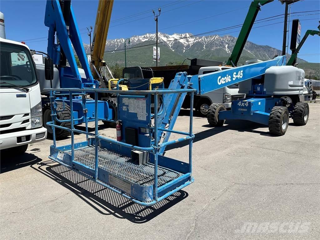 Genie S-45 Teleskopické plošiny