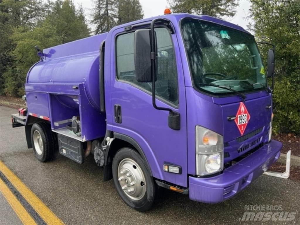 Isuzu NPR Cisternové nákladné vozidlá