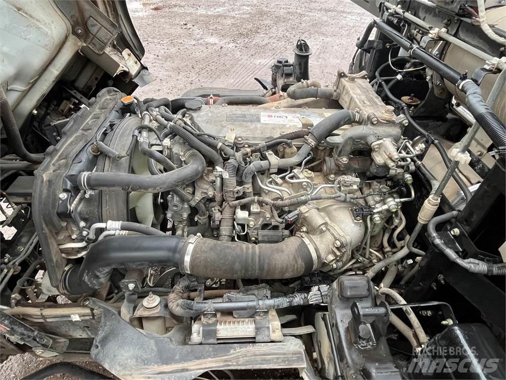 Isuzu NPR Zametacie stroje