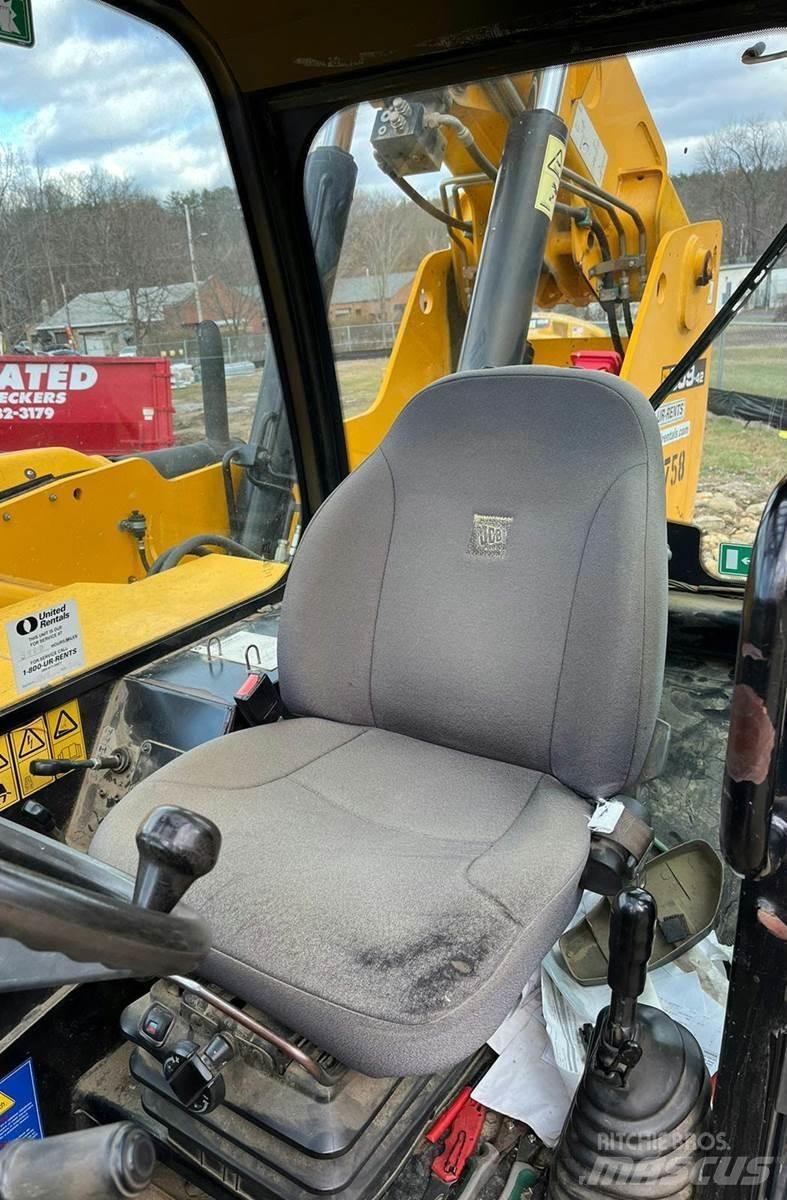 JCB 509-42 Teleskopické manipulátory