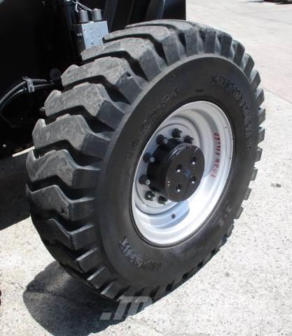 JLG 1055 Teleskopické manipulátory