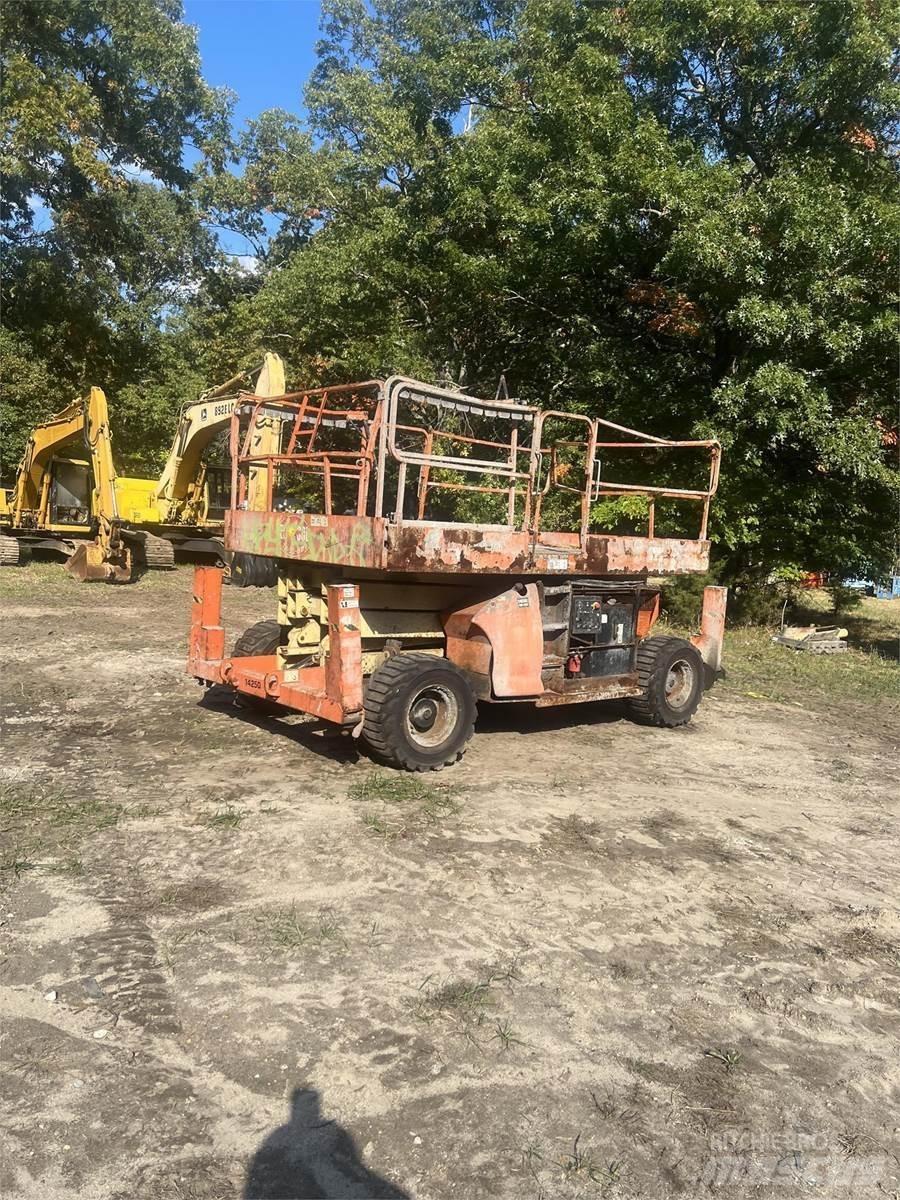 JLG 3394RT Nožnicové zdvíhacie plošiny