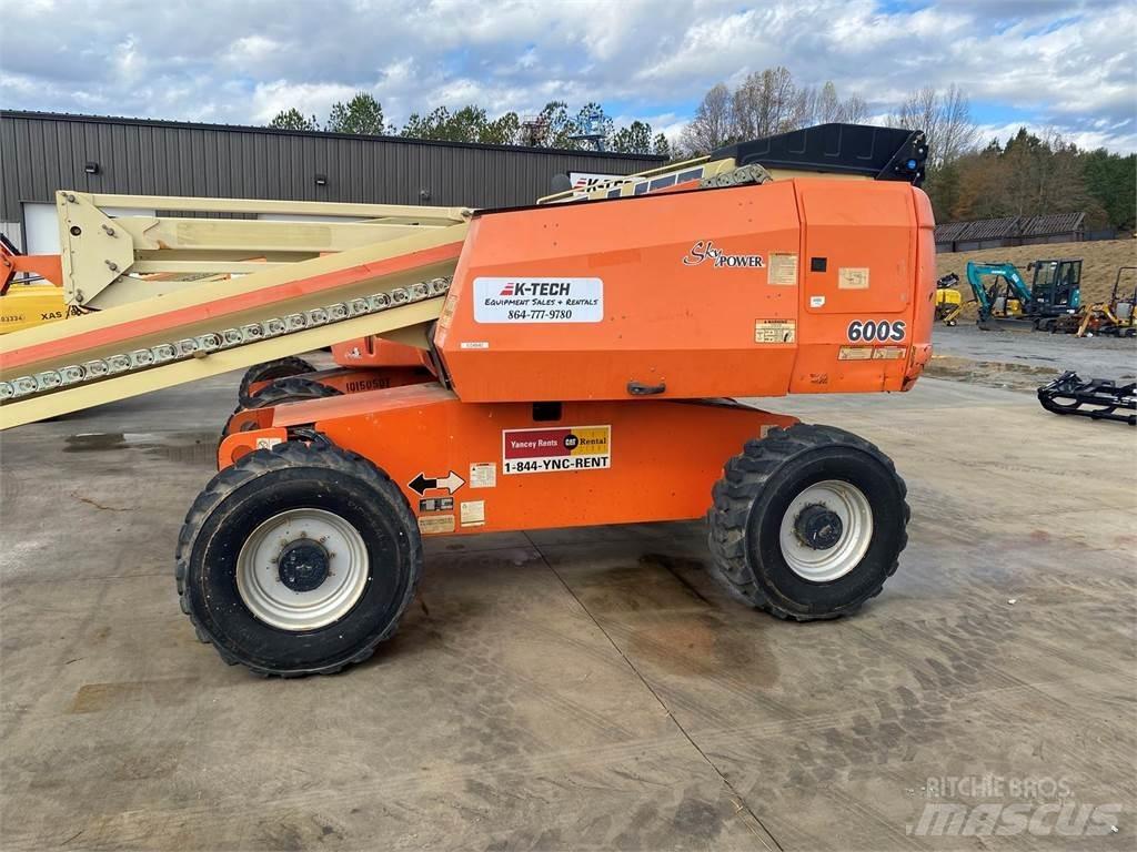 JLG 600S Teleskopické plošiny