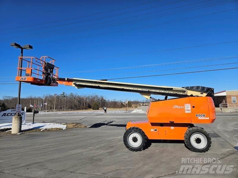 JLG 600S Teleskopické plošiny