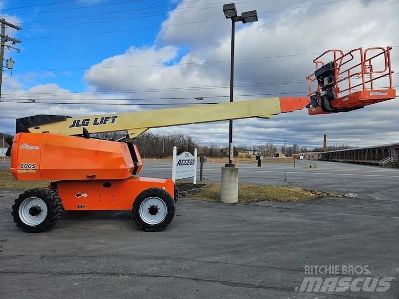 JLG 600S Teleskopické plošiny