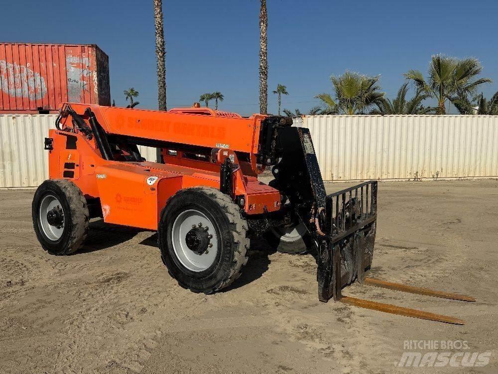 JLG 8042 Teleskopické manipulátory