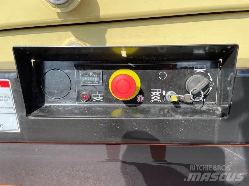 JLG R4045 Nožnicové zdvíhacie plošiny