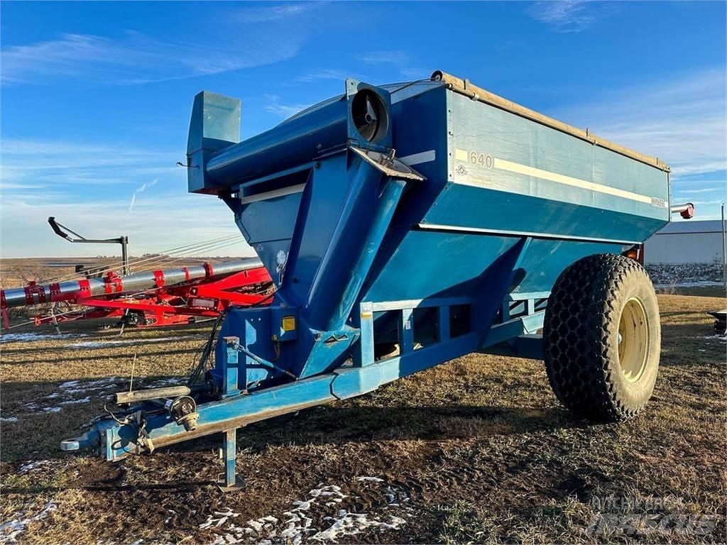 Kinze 640 Obilné návesy