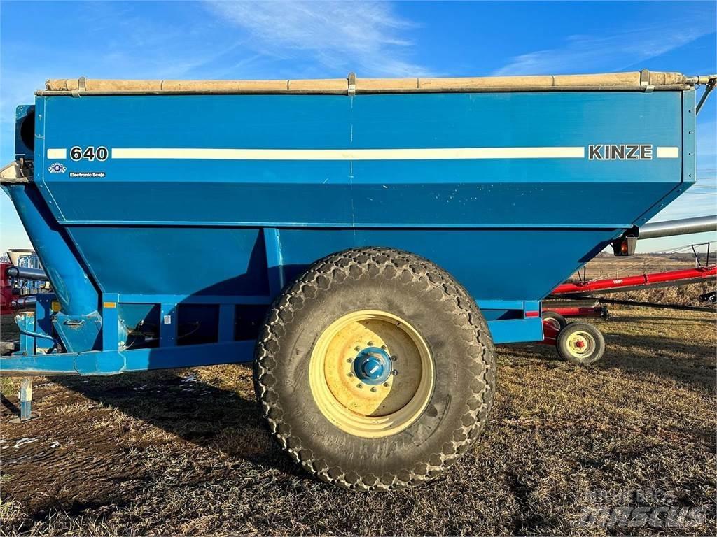 Kinze 640 Obilné návesy