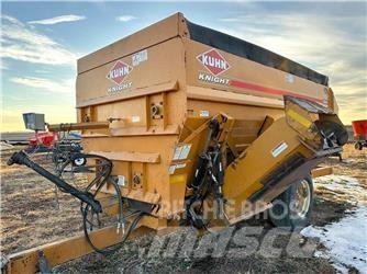Kuhn 4142 Miešačky krmív