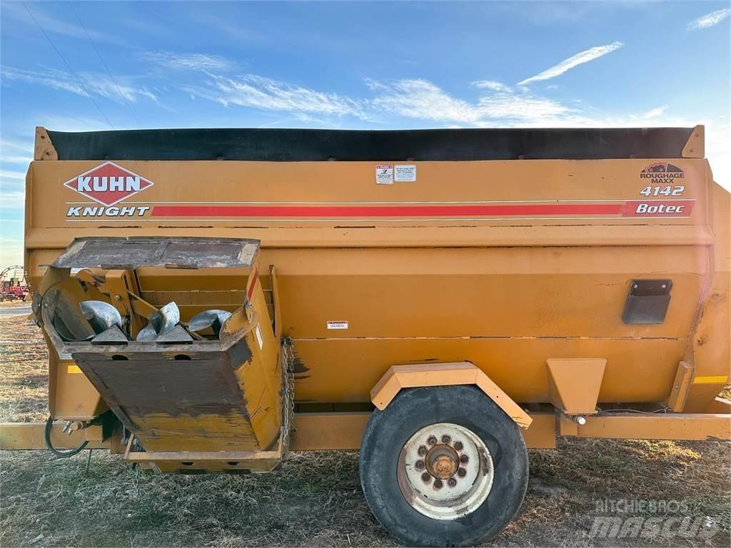 Kuhn 4142 Miešačky krmív