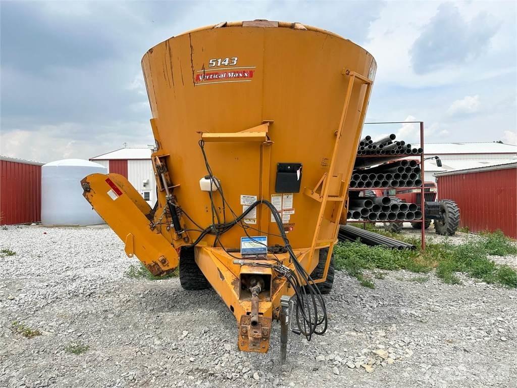 Kuhn 5143 Miešačky krmív
