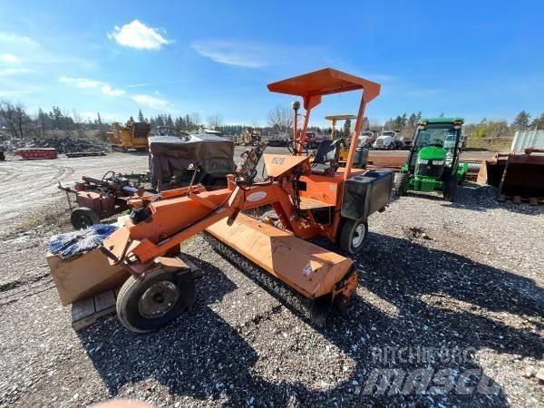 Lay-Mor 8B Traktory