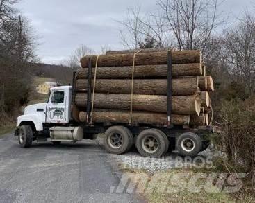 Mack CH613 Nákladné vozidlá na prepravu dreva