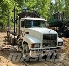 Mack CH613 Nákladné vozidlá na prepravu dreva