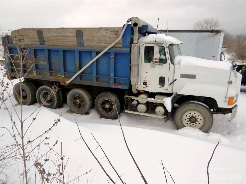 Mack CL613 Sklápače