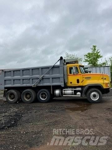 Mack CL713 Sklápače