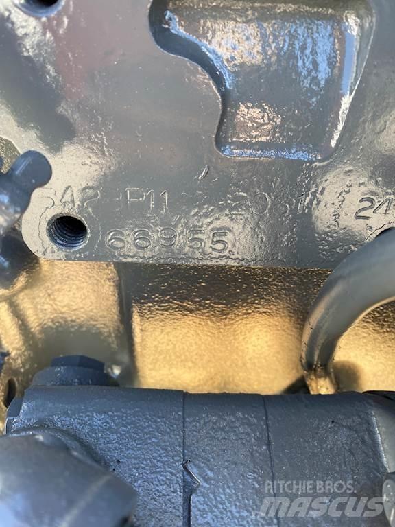 Mack E6 Motory