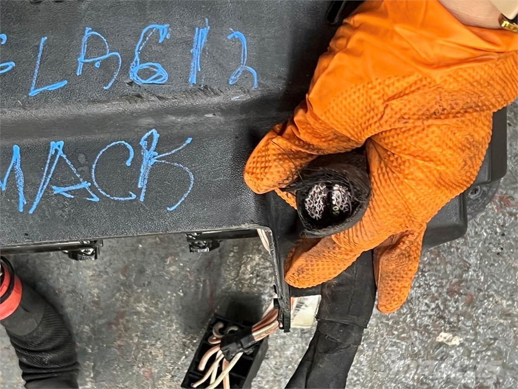 Mack LE612 Doprava – ostatné