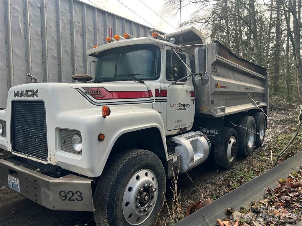Mack RD600 Sklápače