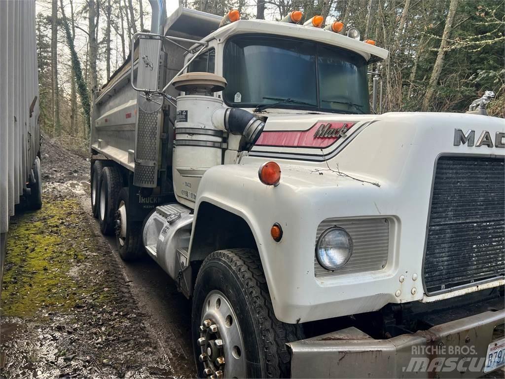 Mack RD600 Sklápače