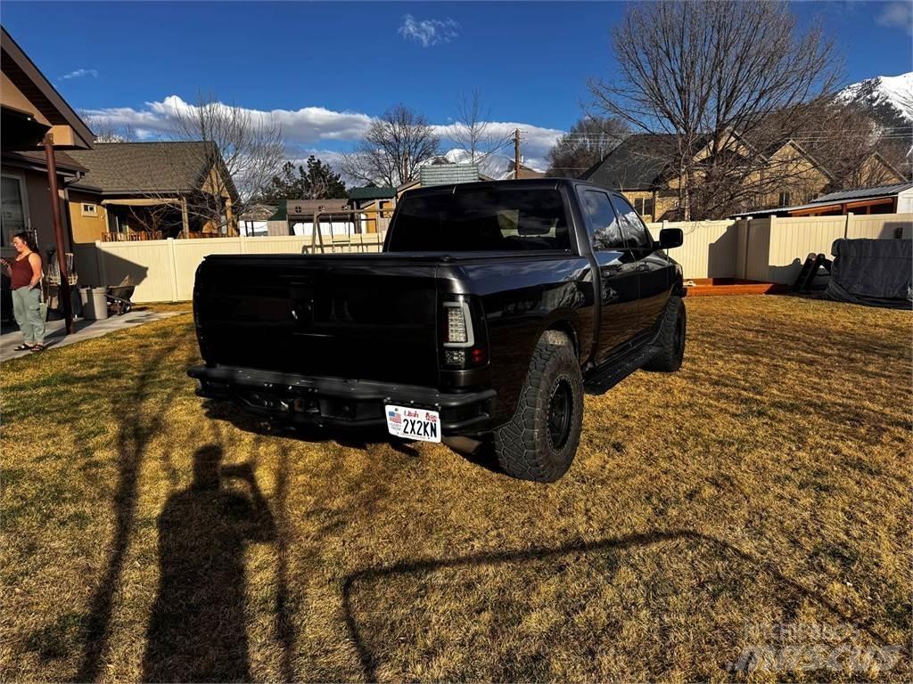 RAM 1500 Nakladacia/sklápacia bočnica