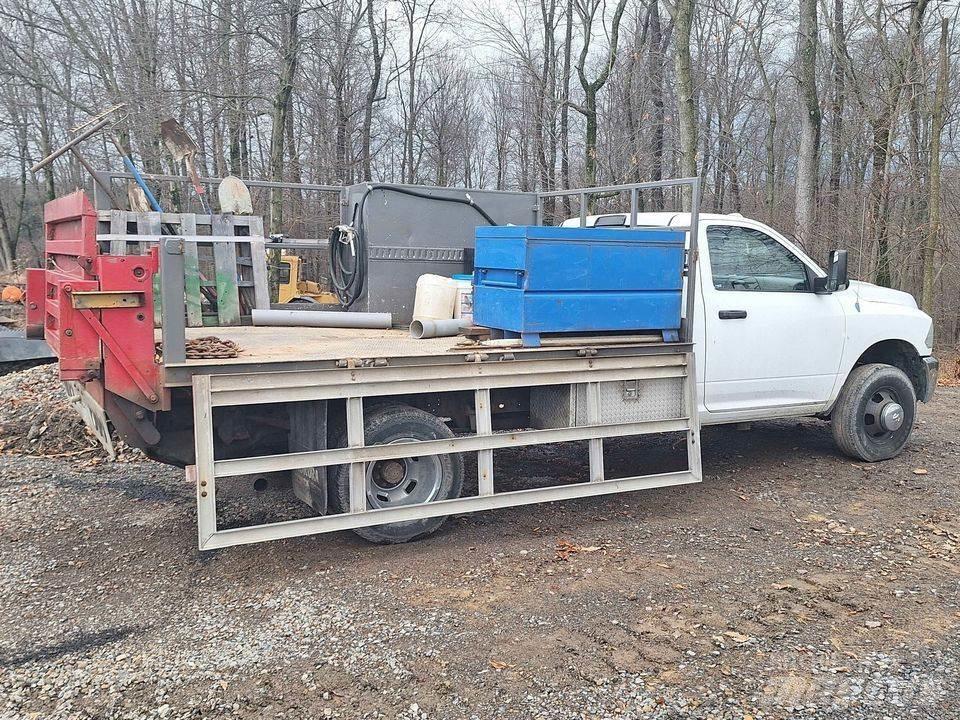 RAM 3500 Nakladacia/sklápacia bočnica