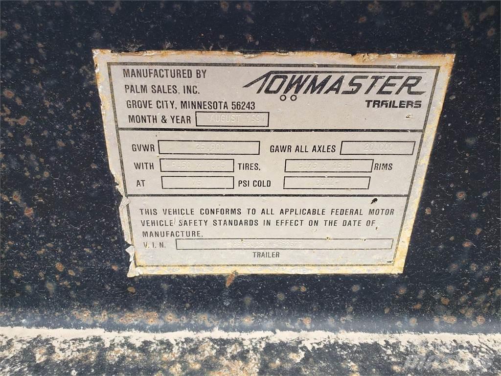 TOWMASTER  Prívesy na prepravu automobilov