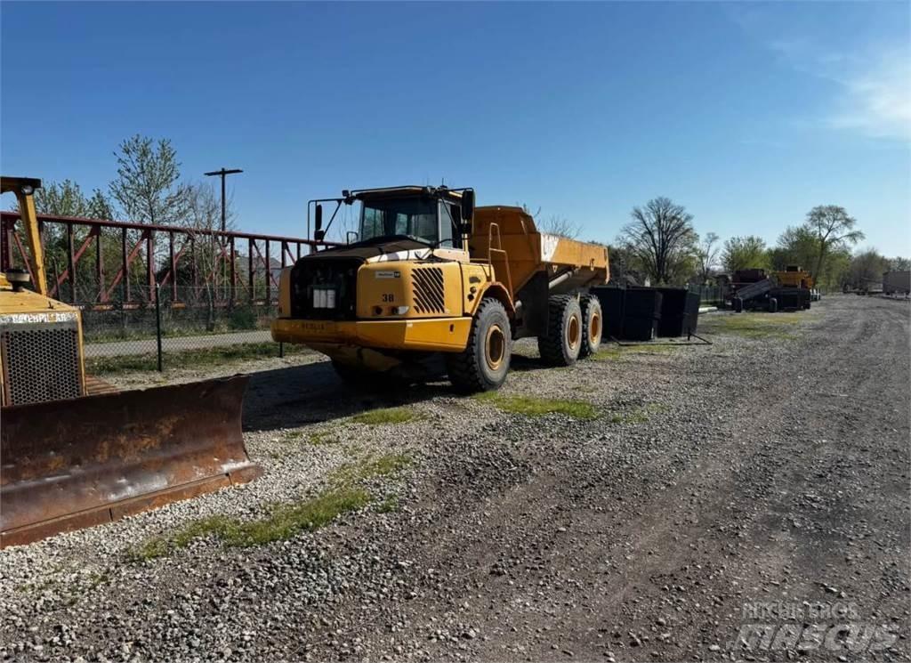 Volvo A25E Sklápače