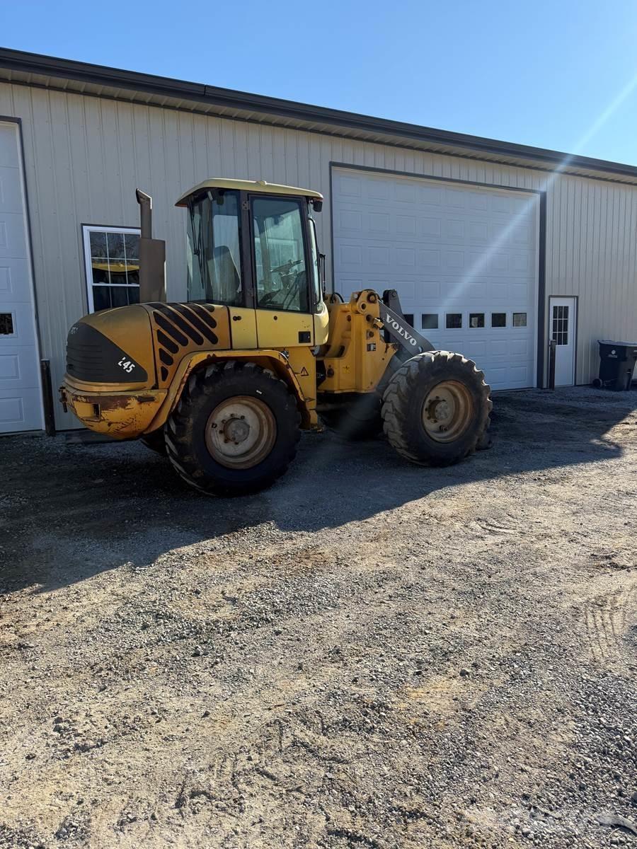 Volvo L45 Kolesové nakladače