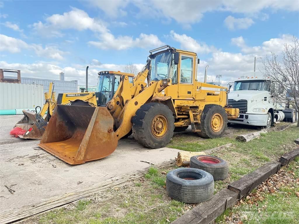 Volvo L90D Kolesové nakladače