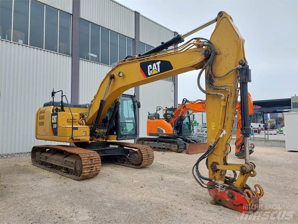 CAT 323F Pásové rýpadlá