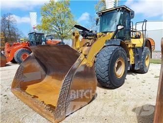 CAT 966M Kolesové nakladače