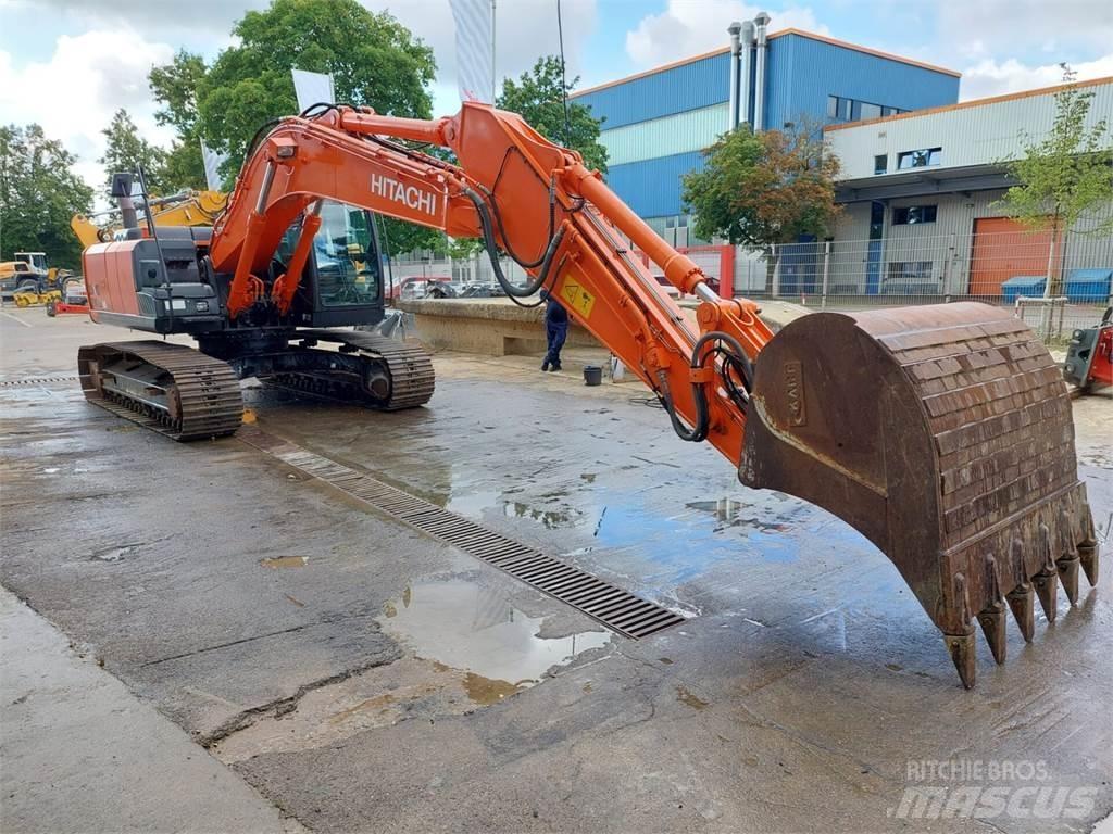 Hitachi ZX 210LC Pásové rýpadlá