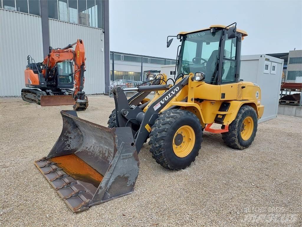 Volvo L30G Kolesové nakladače