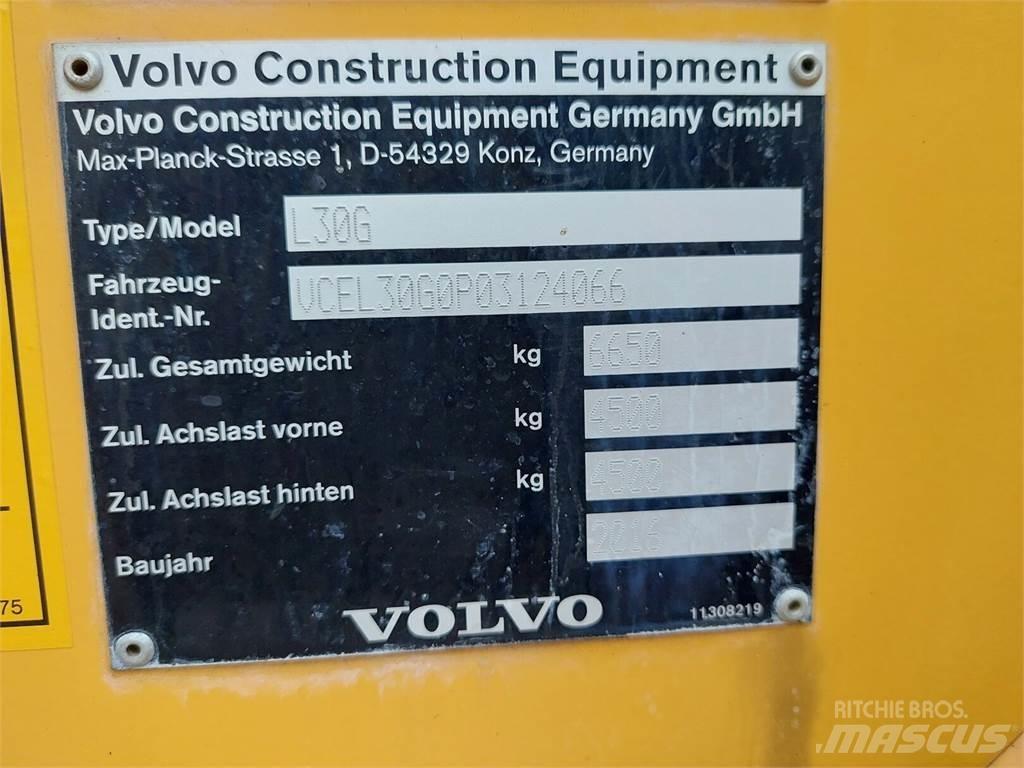 Volvo L30G Kolesové nakladače
