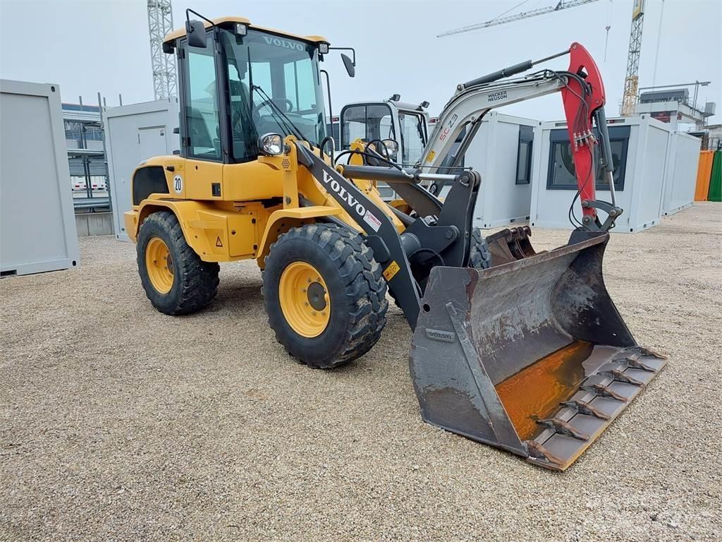 Volvo L30G Kolesové nakladače