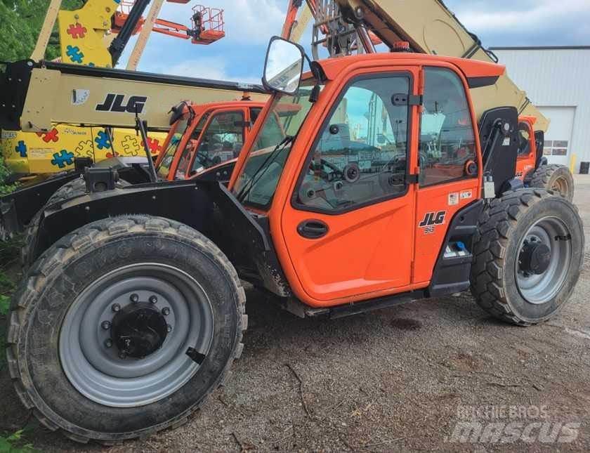 JLG 943 Teleskopické manipulátory