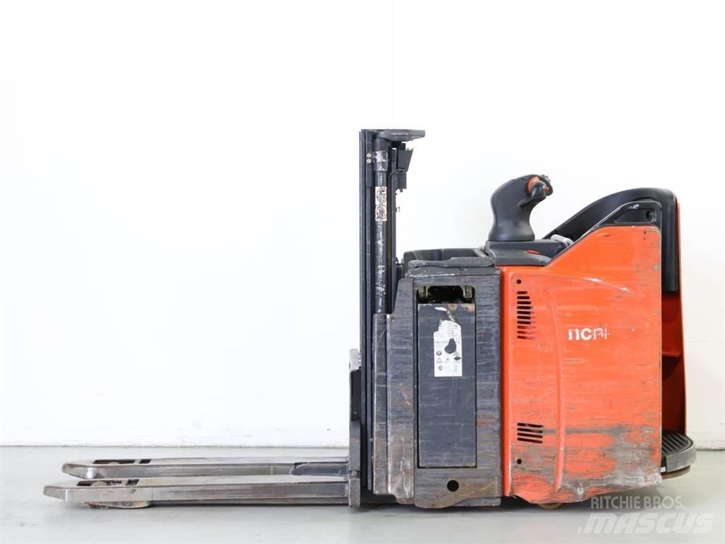 Linde D12HPSP/133 Ručne vedené vysokozdvižné vozíky
