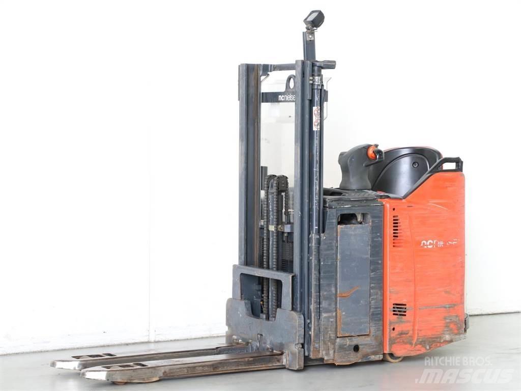 Linde D12SP/133 Ručne vedené vysokozdvižné vozíky