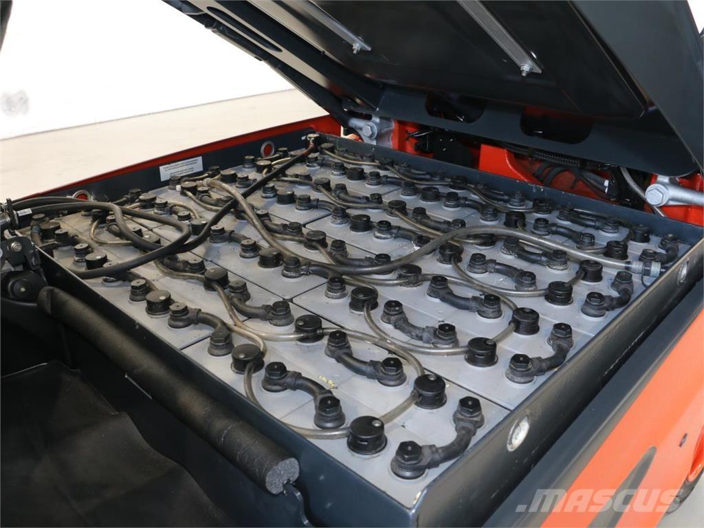Linde E30L/387 Akumulátorové vozíky