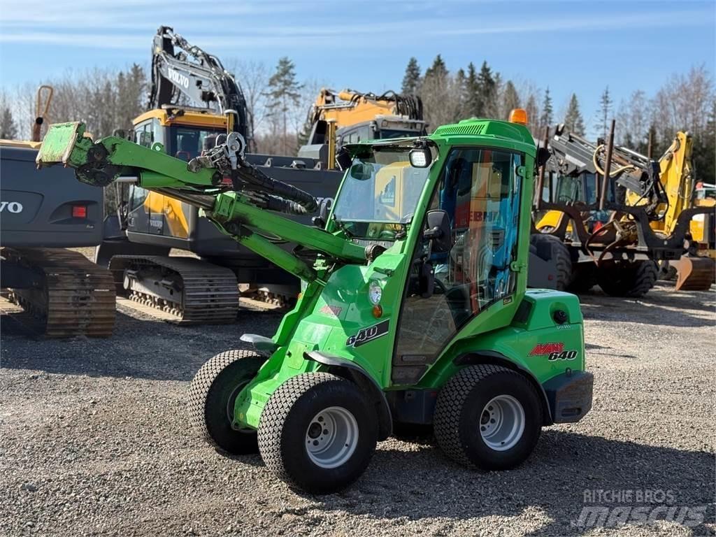 Avant 640 DLX Mininakladače