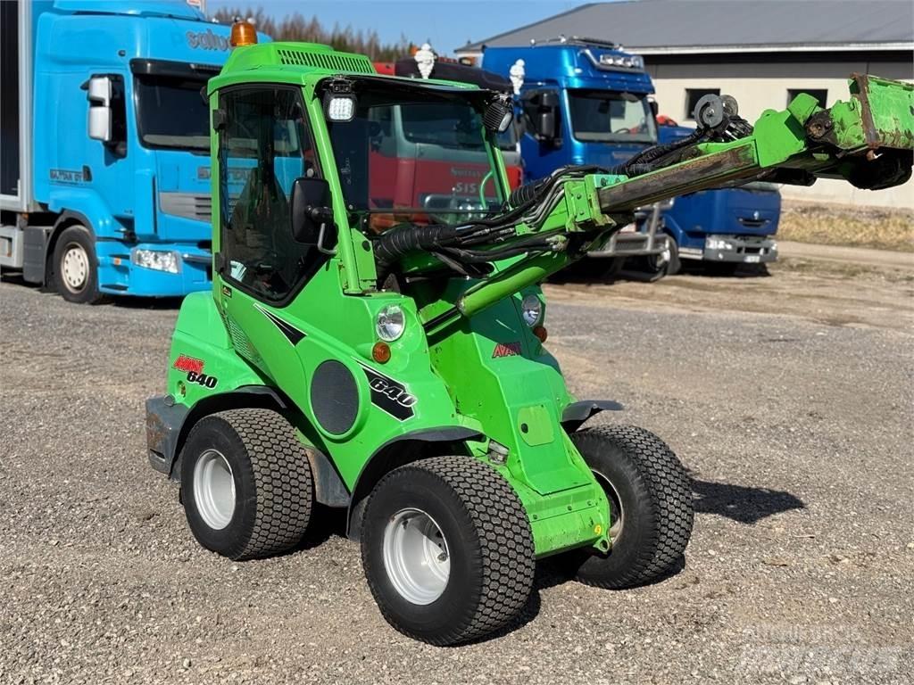 Avant 640 DLX Mininakladače