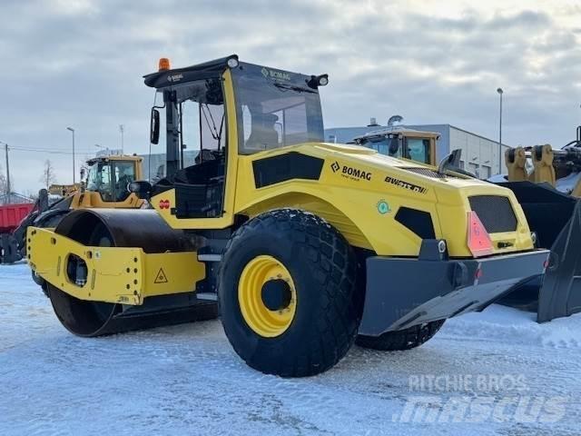 Bomag BW 213D-5 Stavebníctvo - ostatné