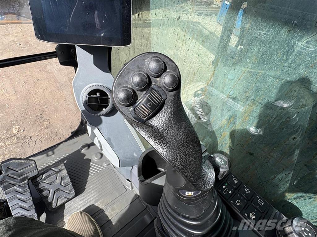 CAT 325 Pásové rýpadlá