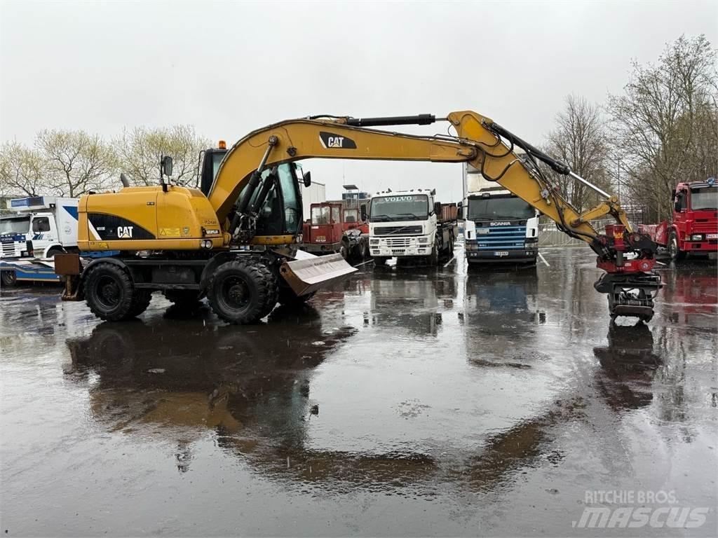CAT M313 D Kolesové rýpadlá